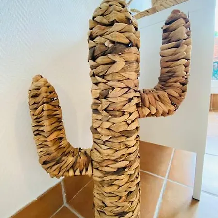 Chez Marcel 2 Pieces *